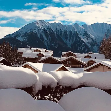 Cozy Bus In Front Of The Door Apartamento