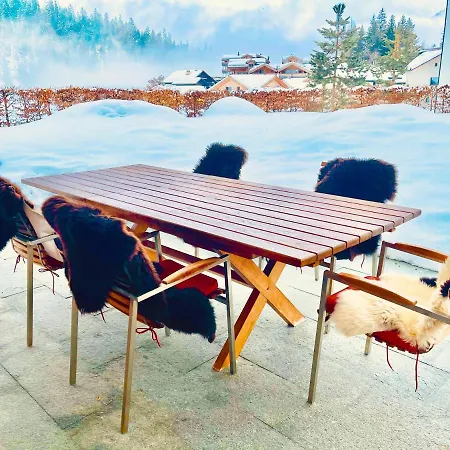 Cozy Bus In Front Of The Door Διαμέρισμα *