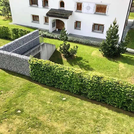 Διαμέρισμα Cozy Bus In Front Of The Door