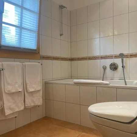 Cozy Bus In Front Of The Door Apartamento