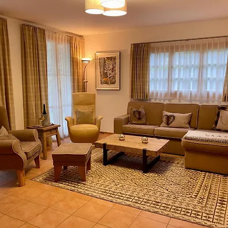 Διαμέρισμα Cozy Bus In Front Of The Door