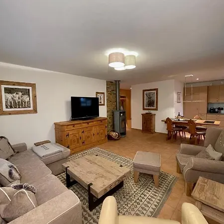 Διαμέρισμα Cozy Bus In Front Of The Door Laax