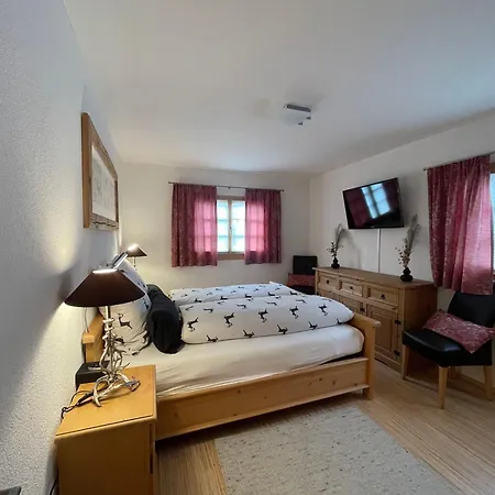 Cozy Bus In Front Of The Door Apartamento *