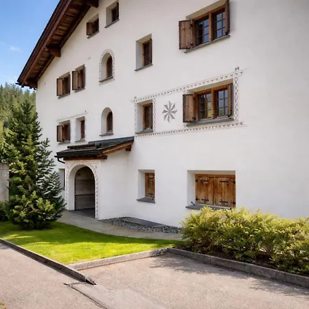 Appartamento Cozy Bus In Front Of The Door Laax