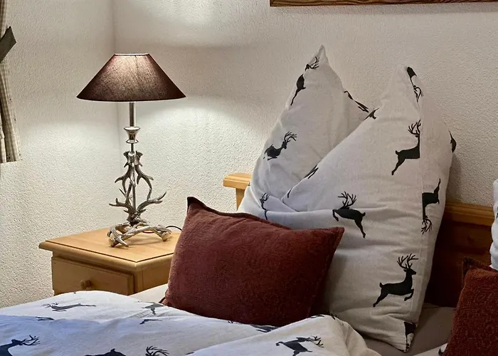 Apartment Cozy Bus In Front Of The Door