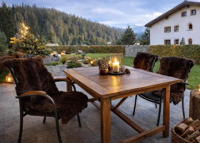 Cozy Bus In Front Of The Door Appartamento Laax