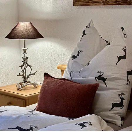 Apartment Cozy Bus In Front Of The Door