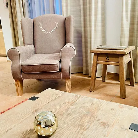 Apartment Cozy Bus In Front Of The Door