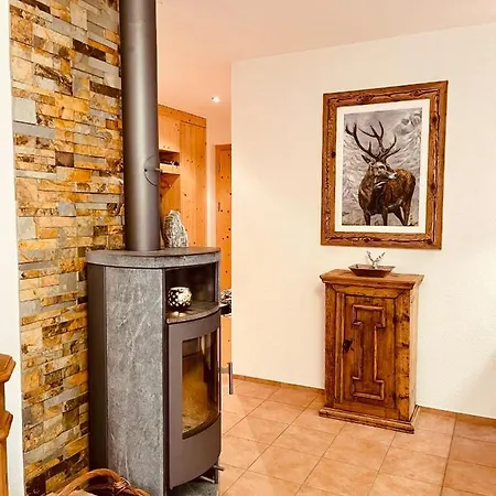 Apartment Cozy Bus In Front Of The Door *