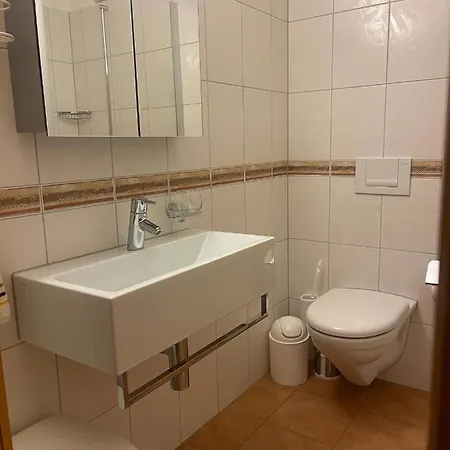 Cozy Bus In Front Of The Door Apartment *