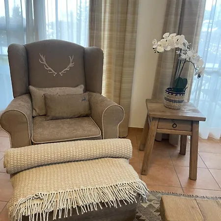 Apartment Cozy Bus In Front Of The Door *