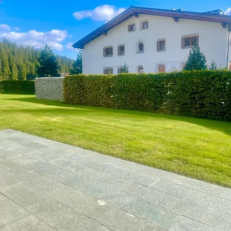 Apartment Cozy Bus In Front Of The Door *