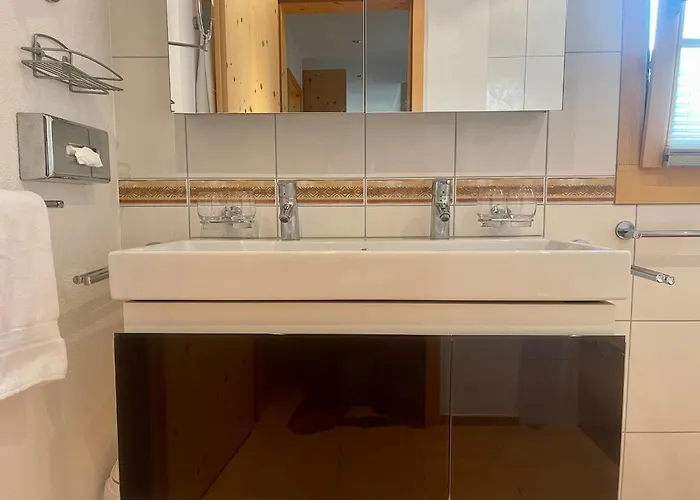 شقة Cozy Bus In Front Of The Door لاكس