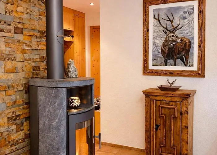 Cozy Bus In Front Of The Door شقة لاكس